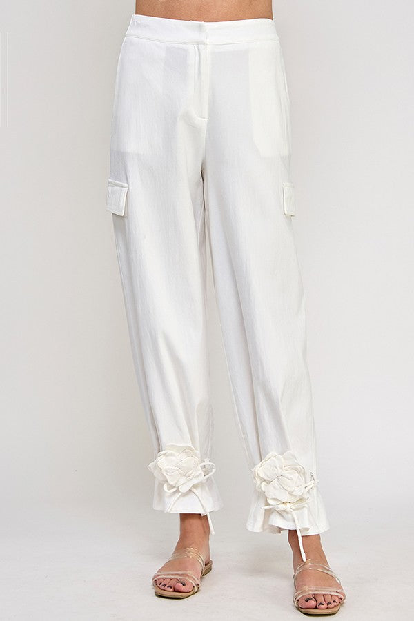 Pantalon Blanco con Detalles de Flores