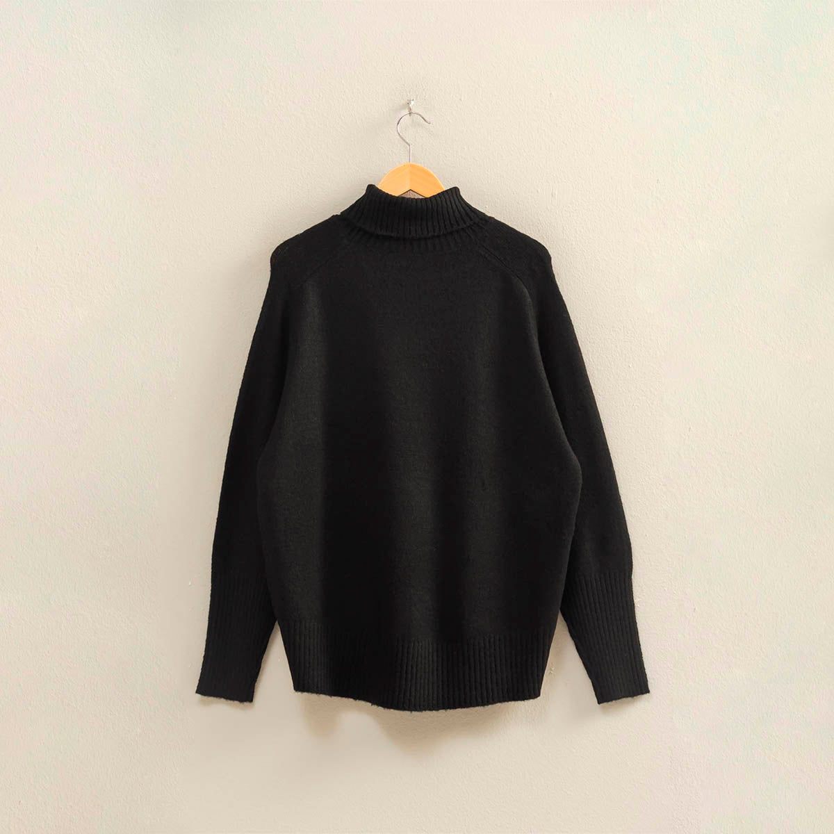 Sueter Negro Cuello Alto