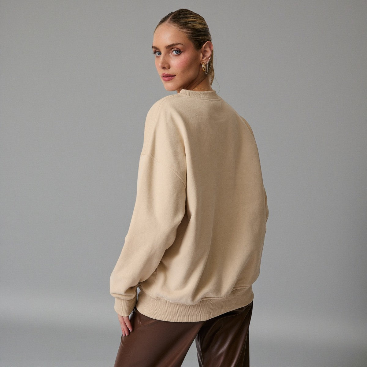 Sudadera Beige con Estampado al Frente