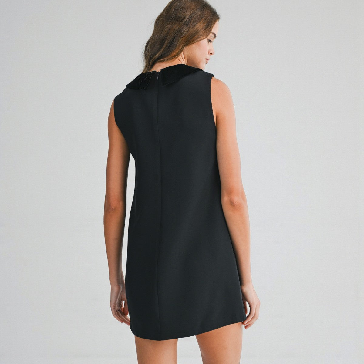 Vestido Negro con Detalle