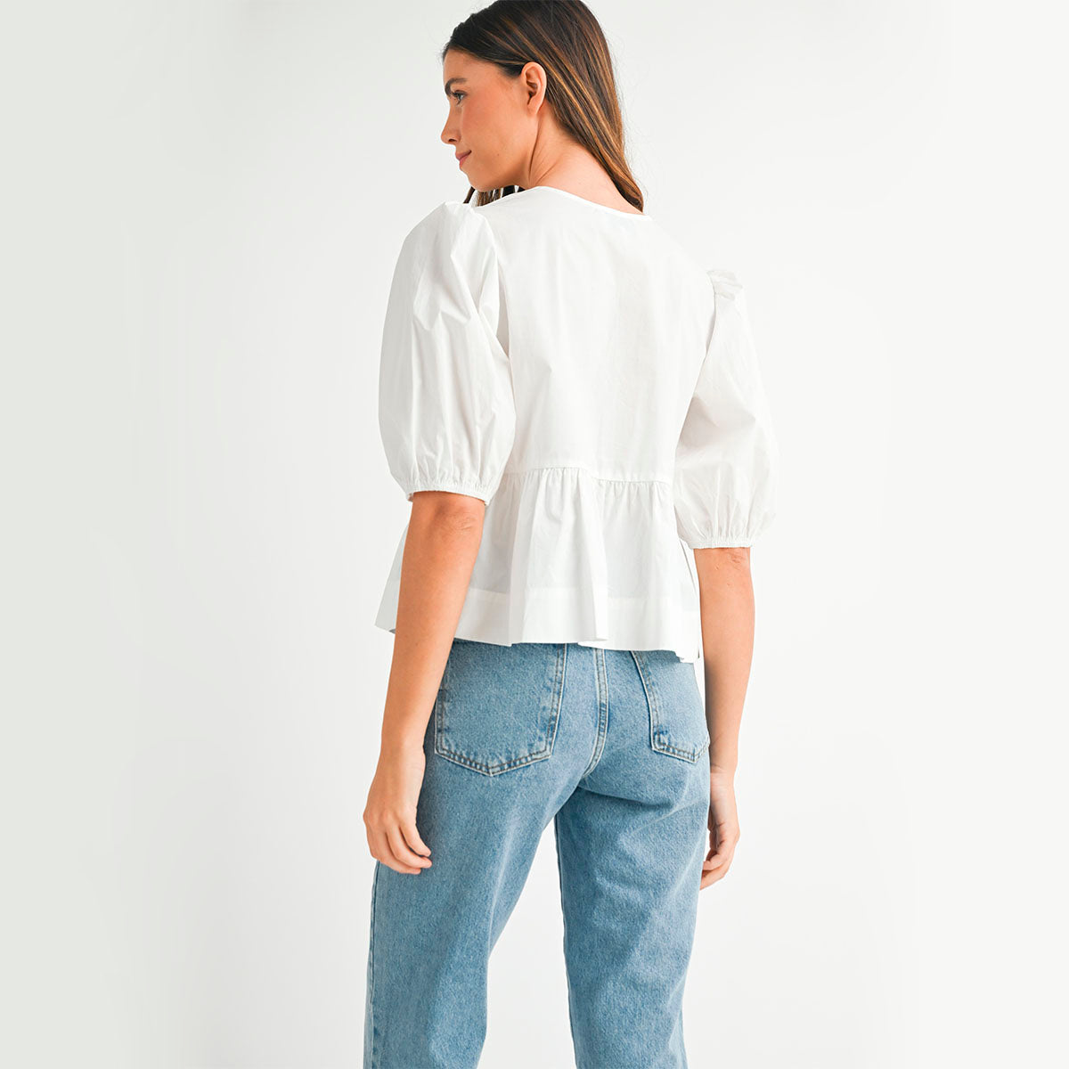 Blusa Blanca con Detalles