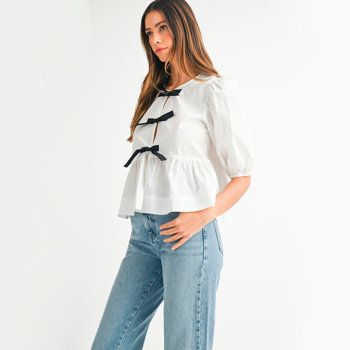 Blusa Blanca con Detalles