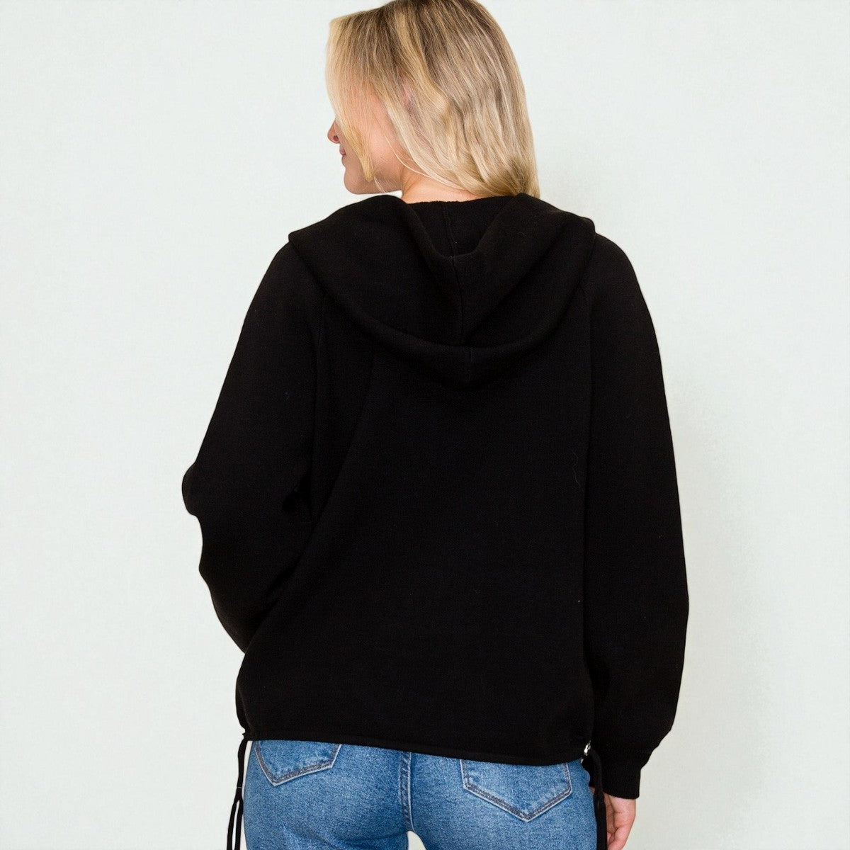 Sudadera Negra con Cierre