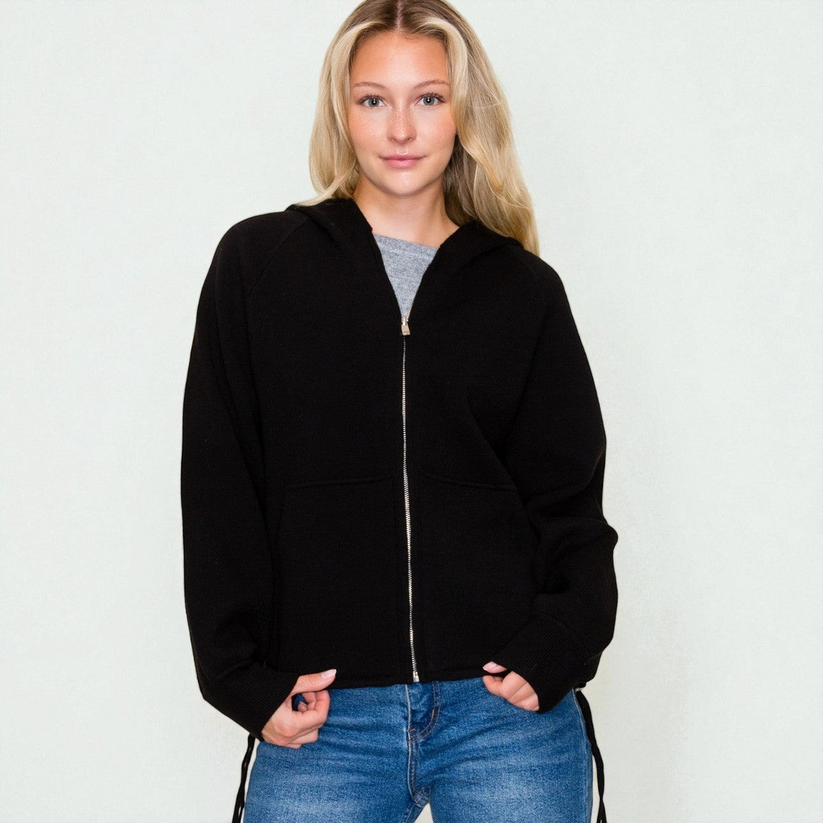 Sudadera Negra con Cierre