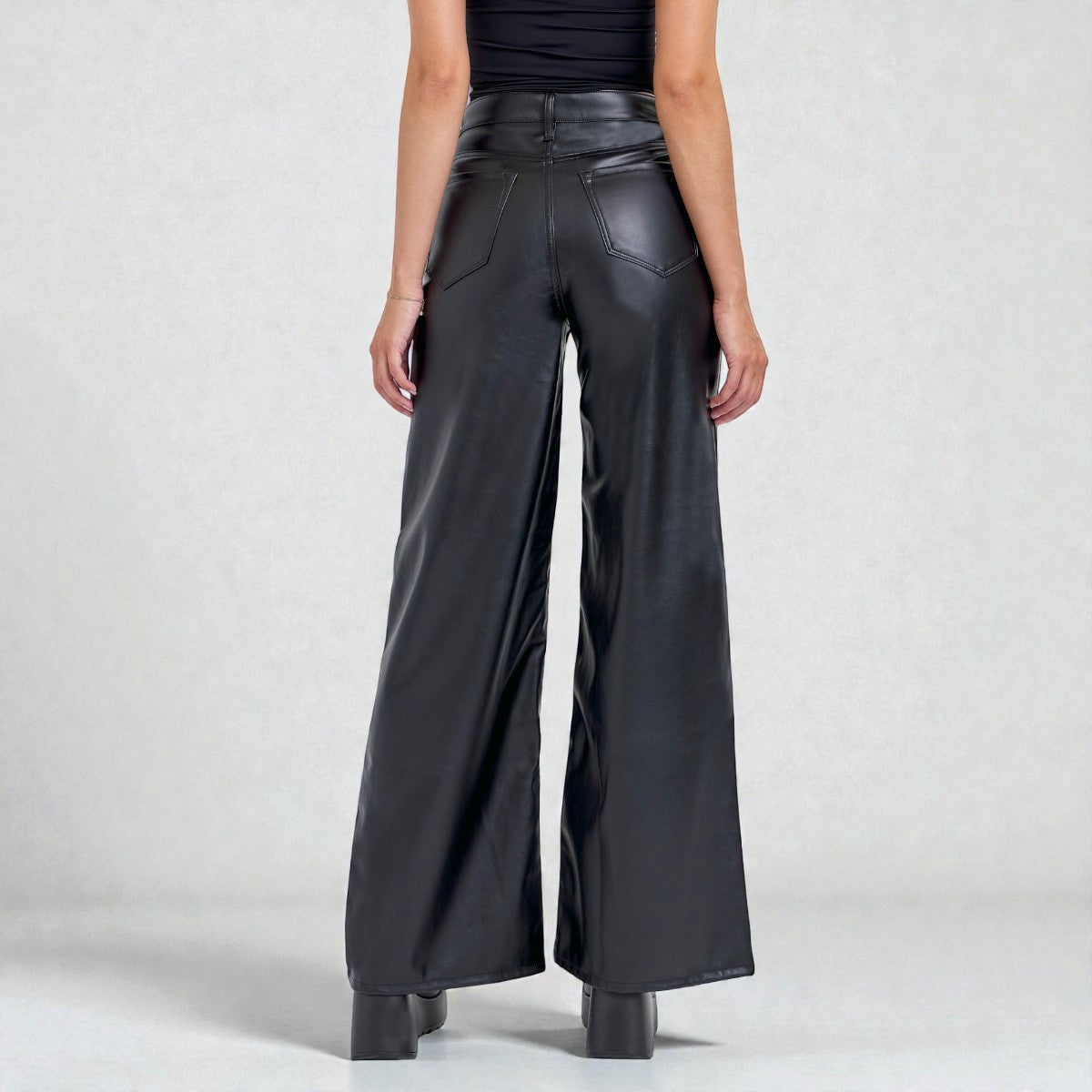 Pantalones Negros de Vinipiel