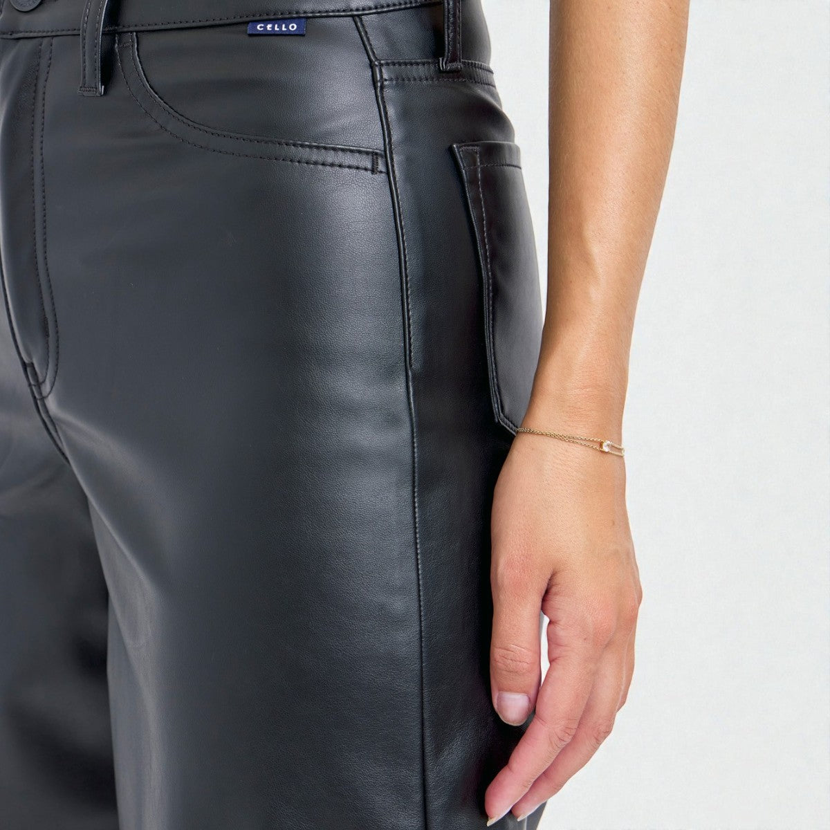 Pantalones Negros de Vinipiel