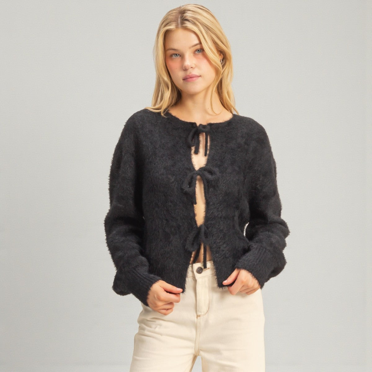 Sueter Negro con Moños