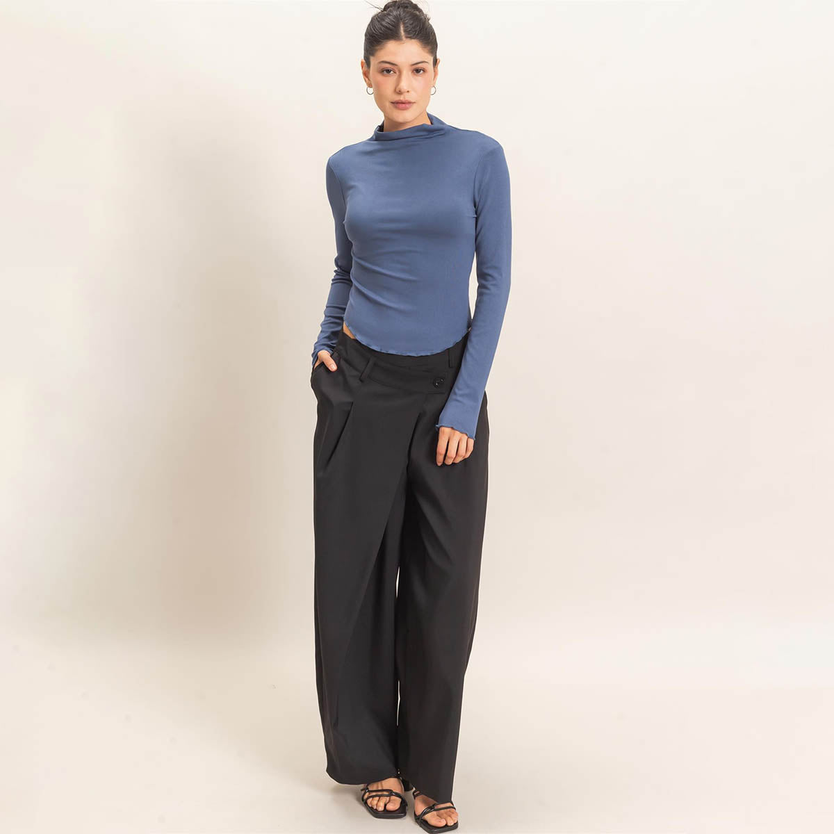 Pantalon Negro Corte Asimetrico