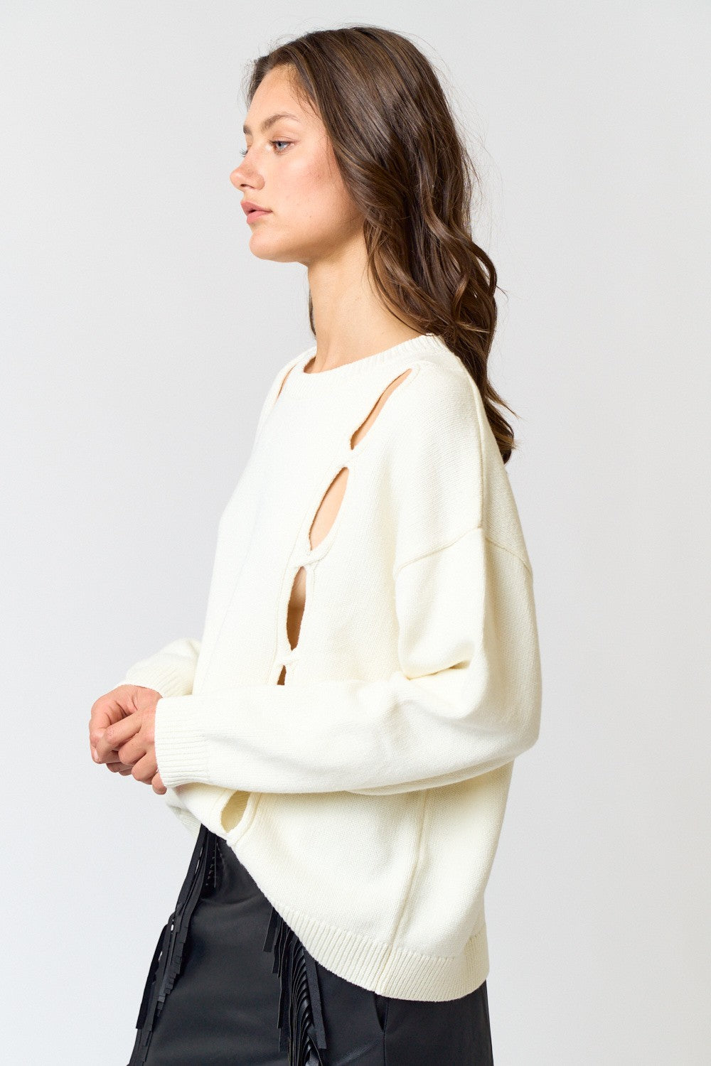 Sueter Beige con Detalles de Aberturas