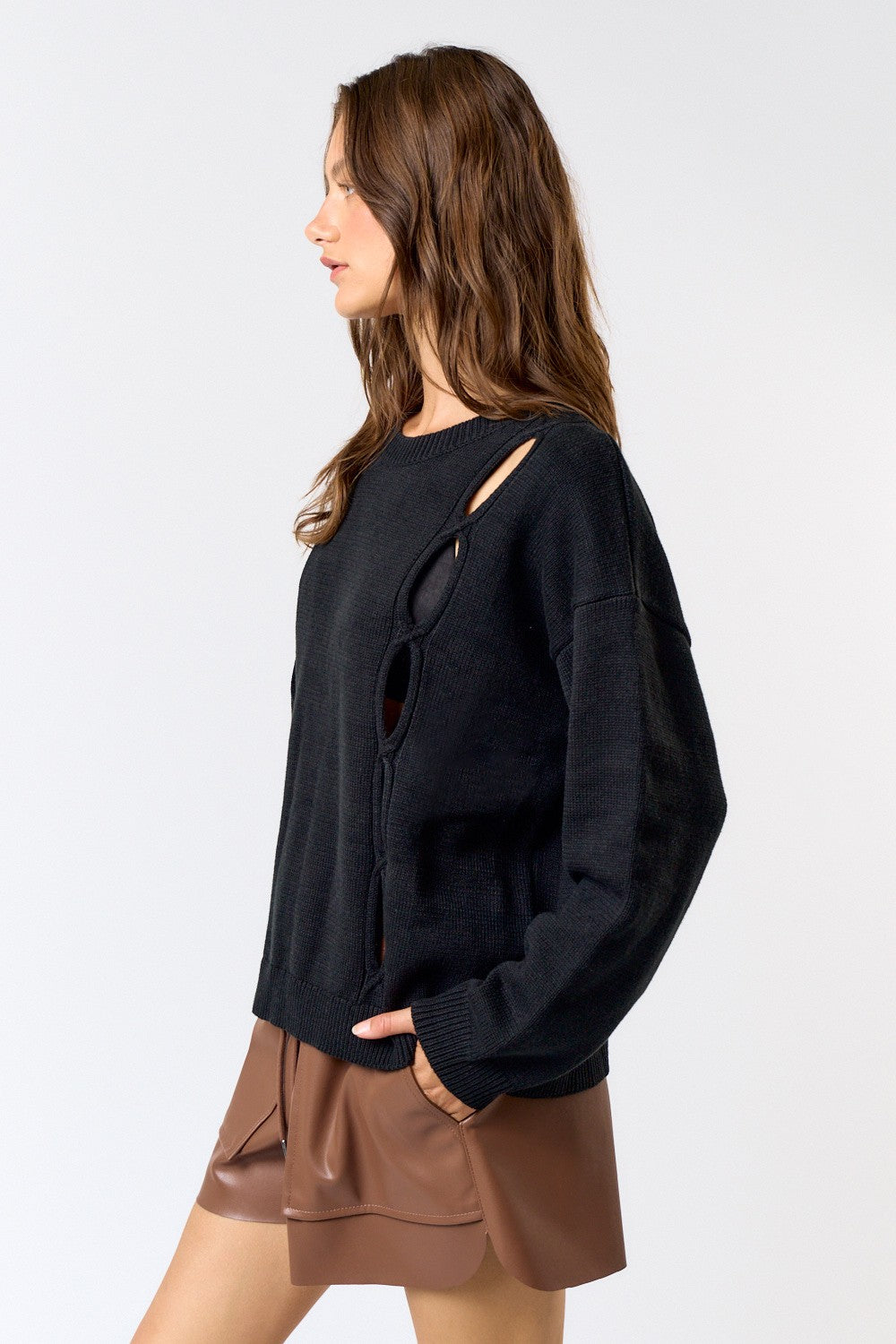 Sueter Negro con Detalle de Abertura