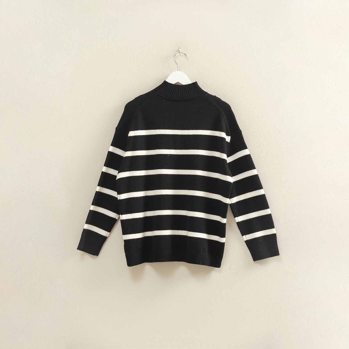 Sueter Negro de Rayas