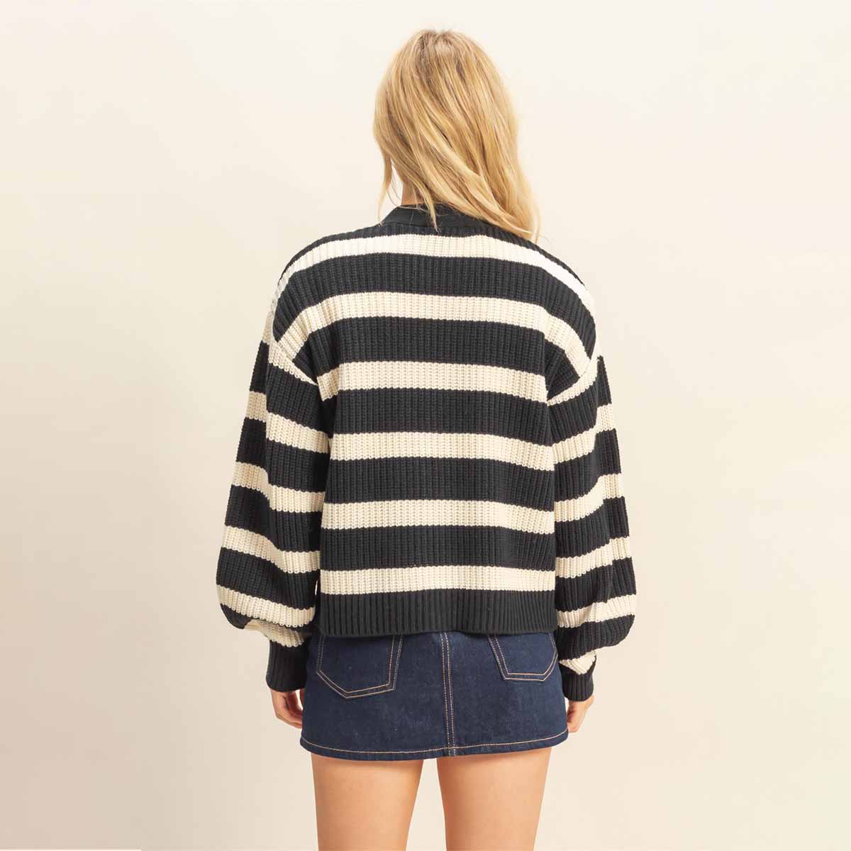 Sueter Negro de Rayas