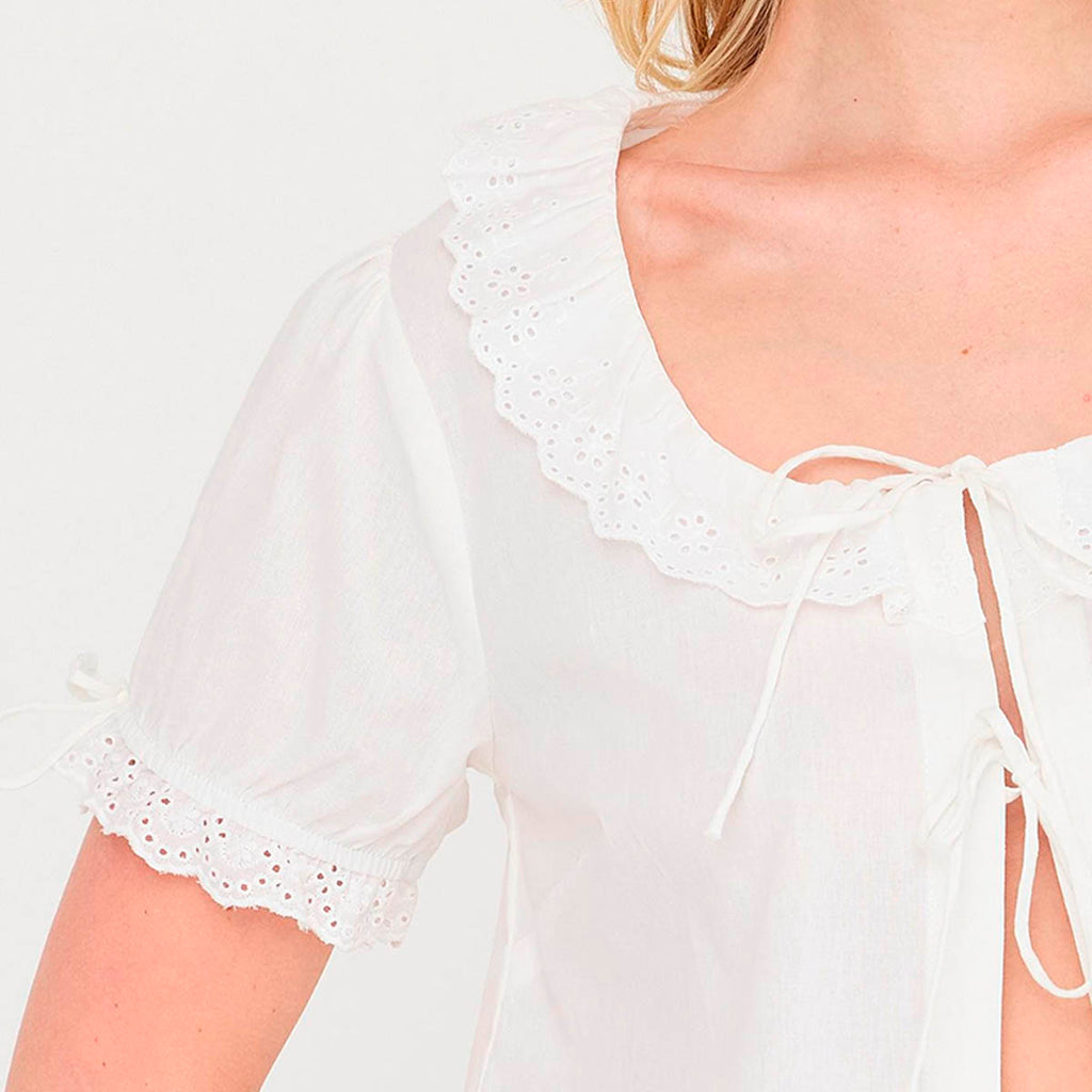 Blusa Blanca con Detalle
