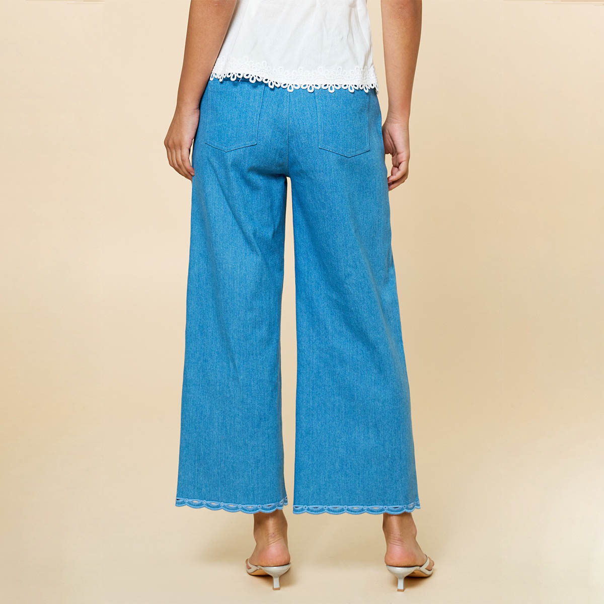 Pantalon Azul con Bordado