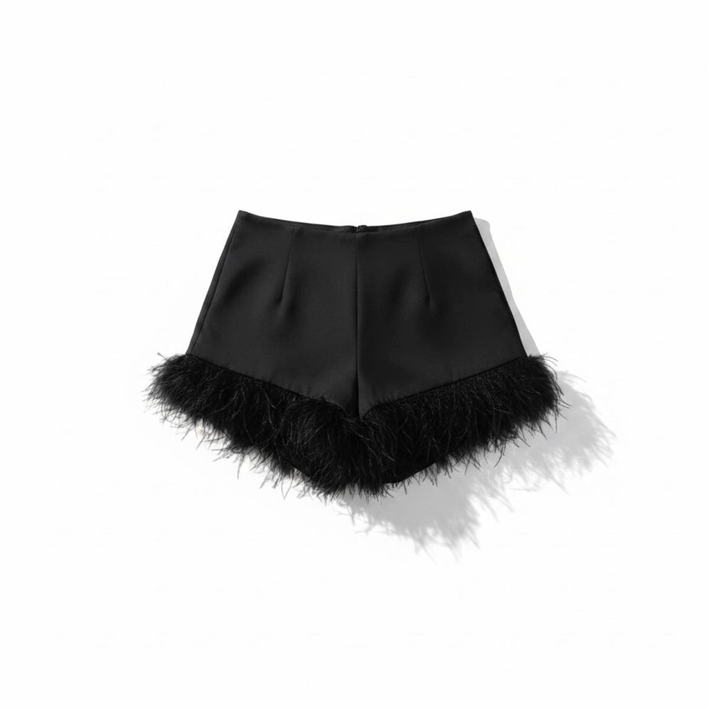 Short Negro con Detalle de Plumas