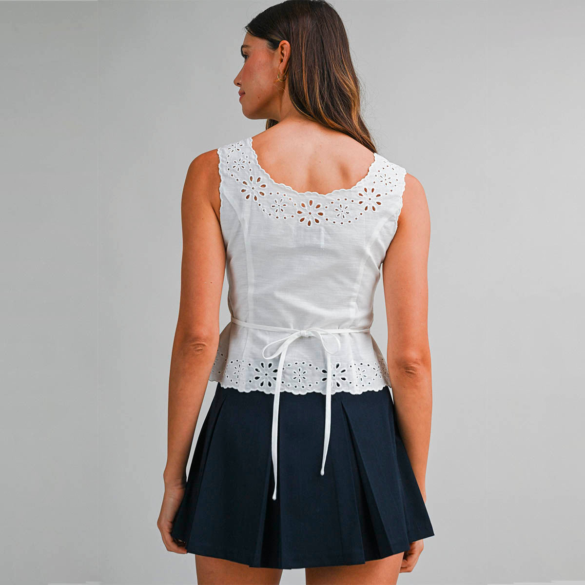 Blusa Blanca con Detalles
