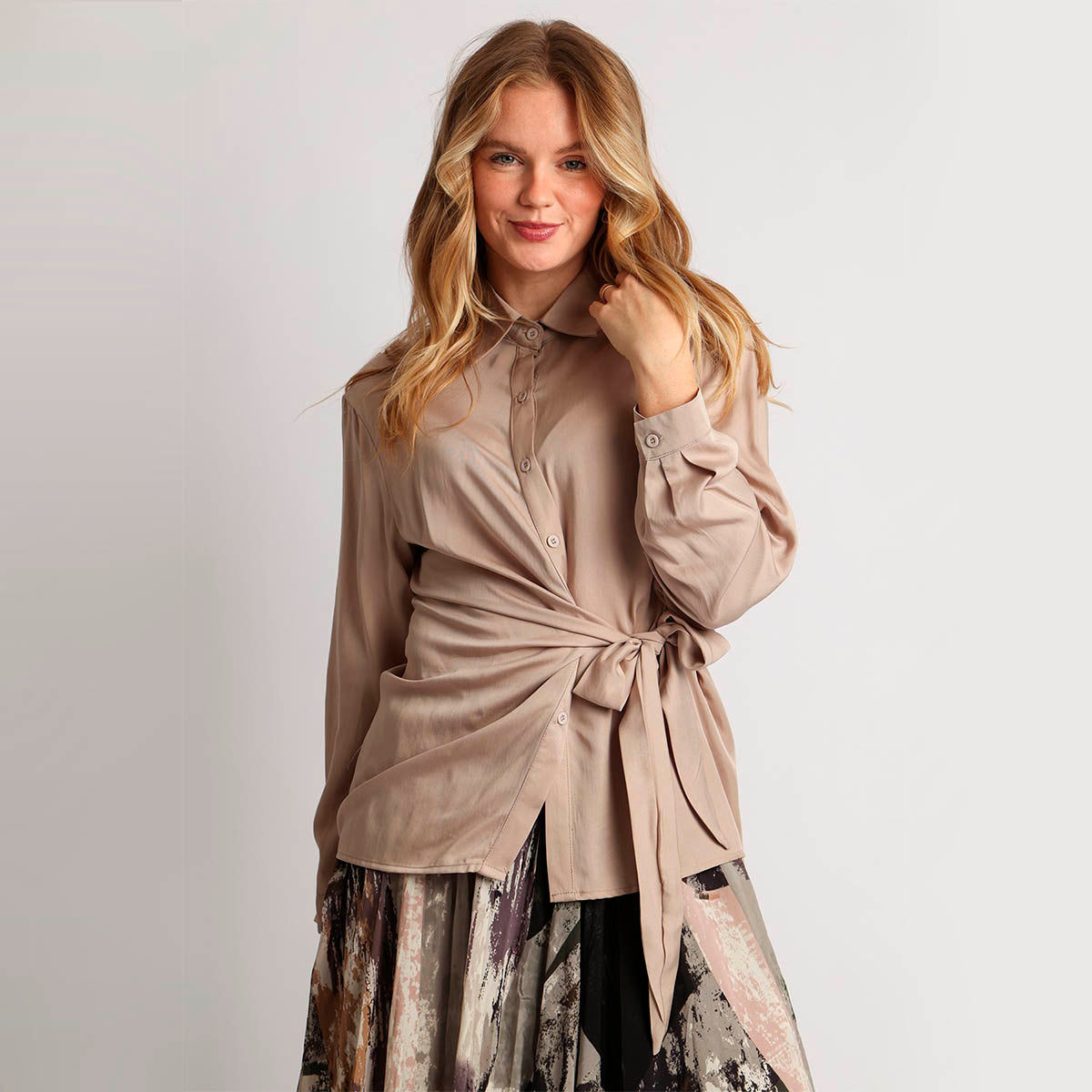 Blusa Beige con Detalle