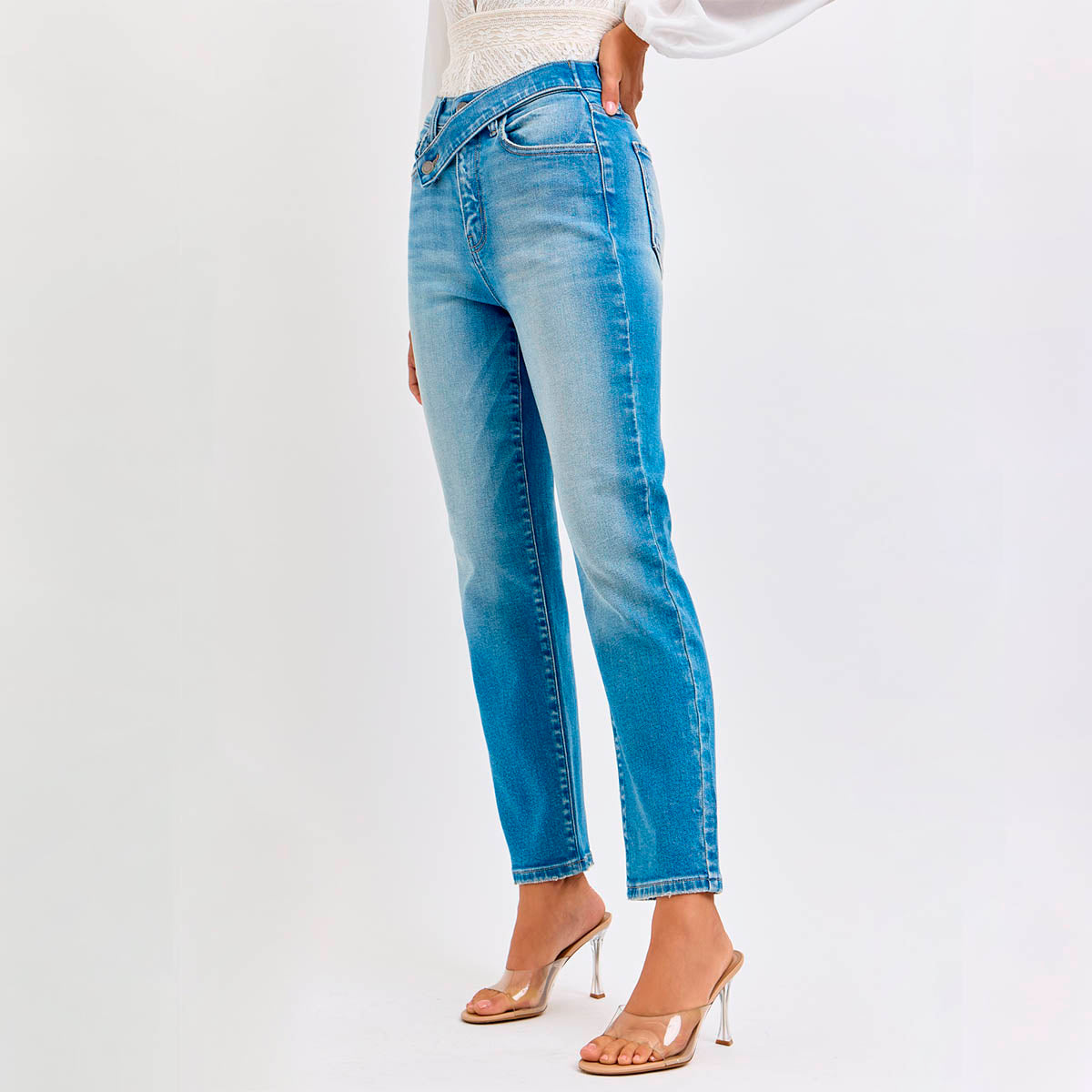 Jeans Azul Corte Asimetrico