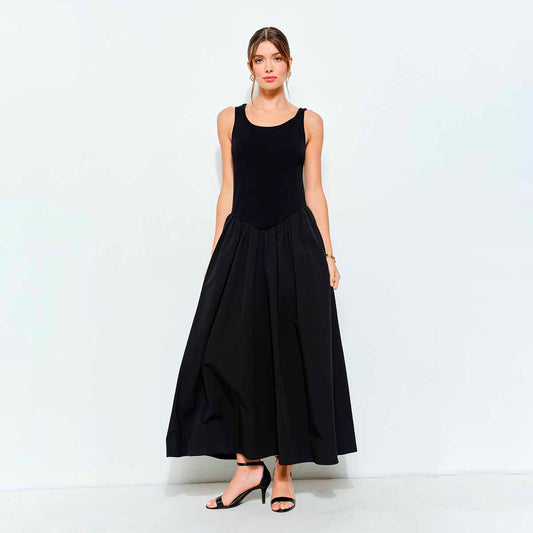 Vestido Negro de Tirantes