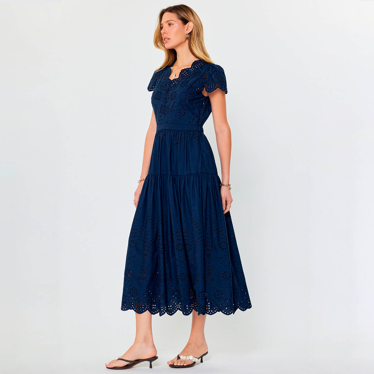 Vestido Marino con Bordado