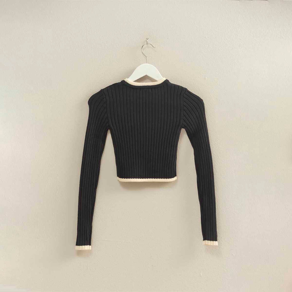 Sueter Negro con Linea Contraste