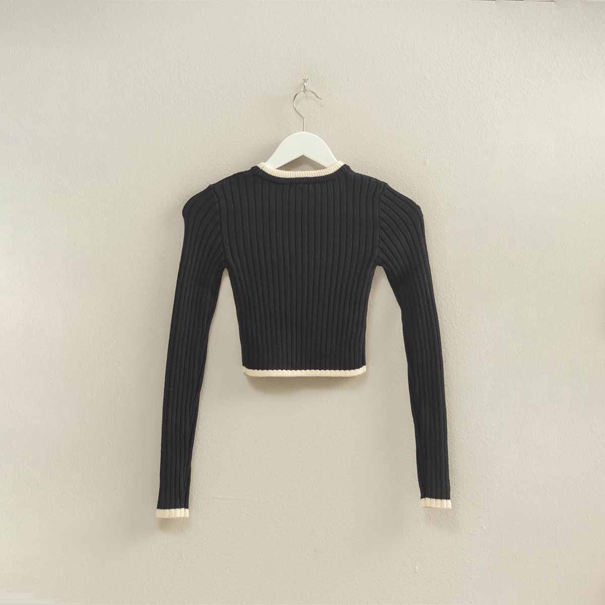 Sueter Negro con Linea Contraste