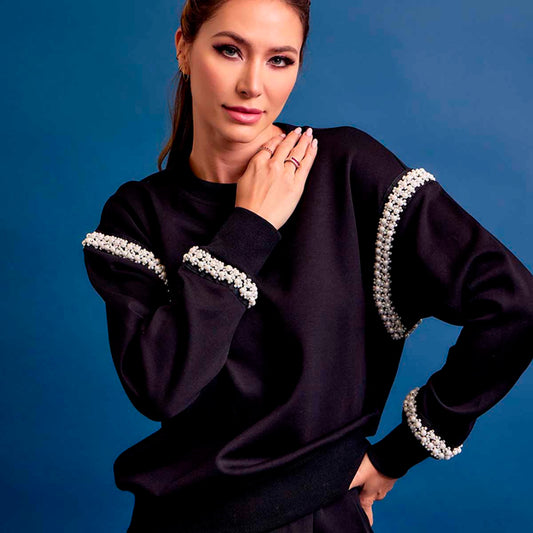 Sudadera Negra con Detalles