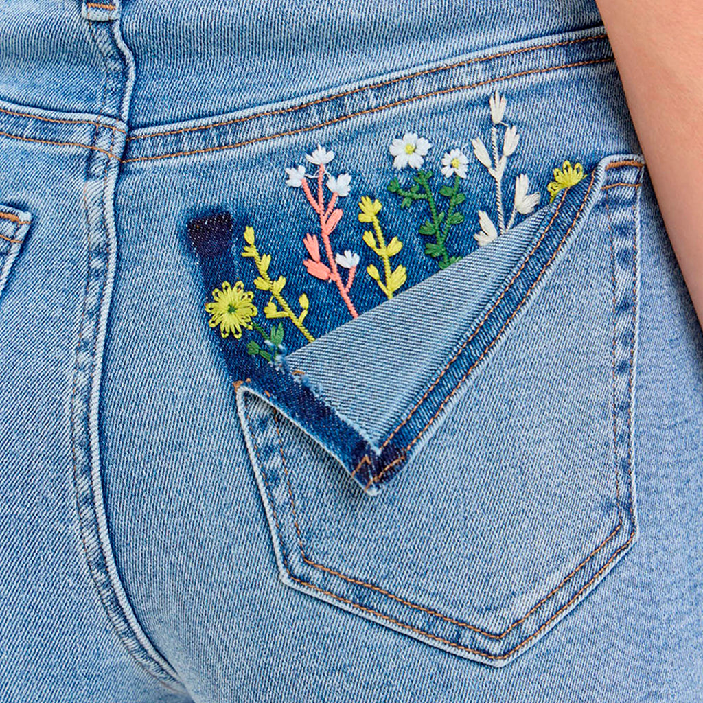Jeans Azul con Detalles