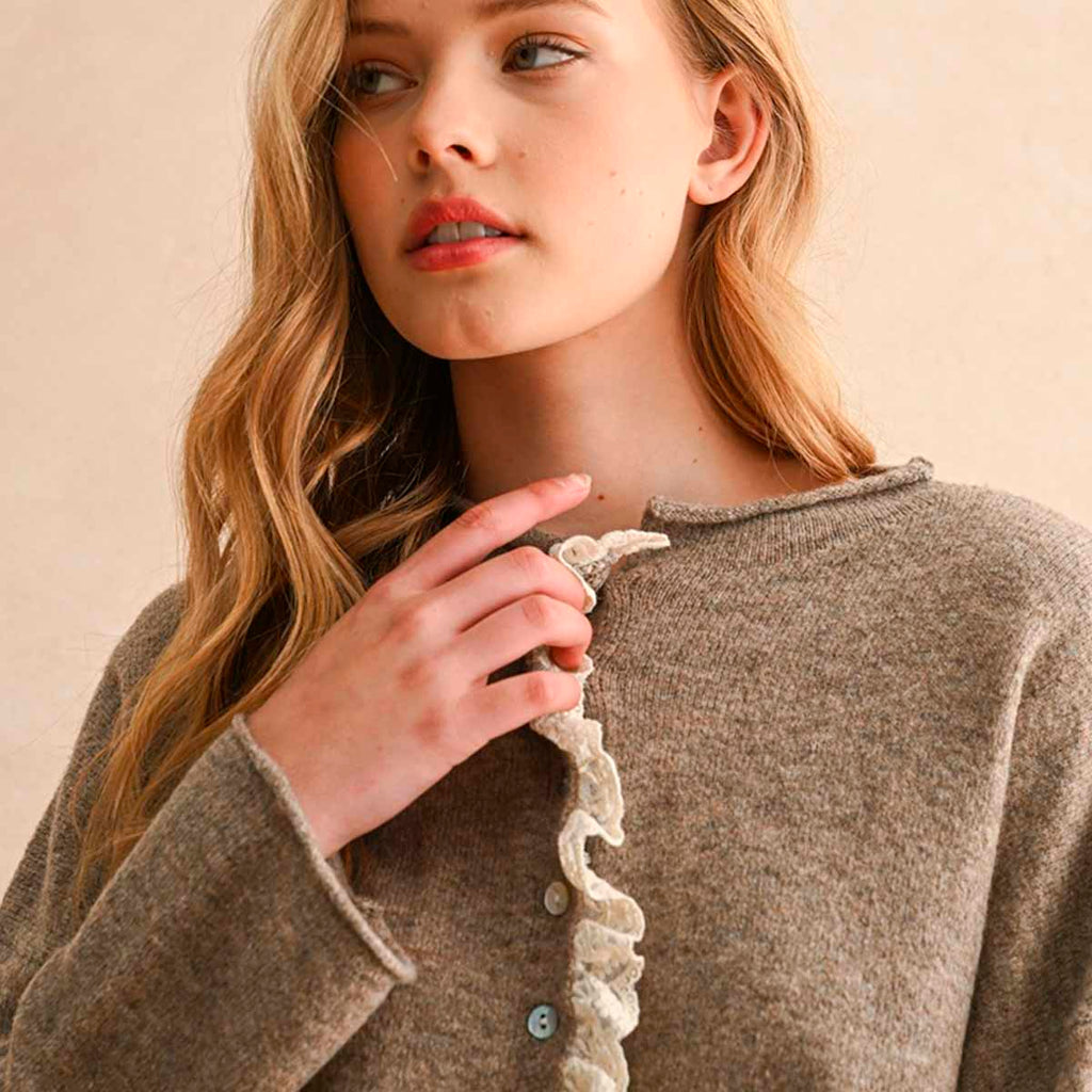 Sueter Taupe con Holanes