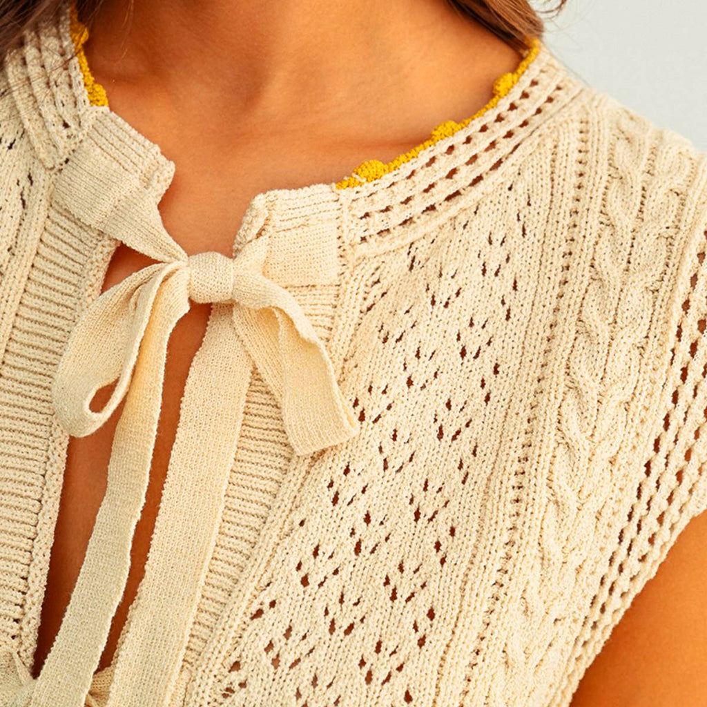Blusa Beige con Detalles