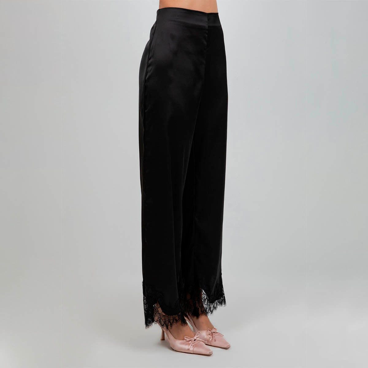Pantalon Negro con Detalles