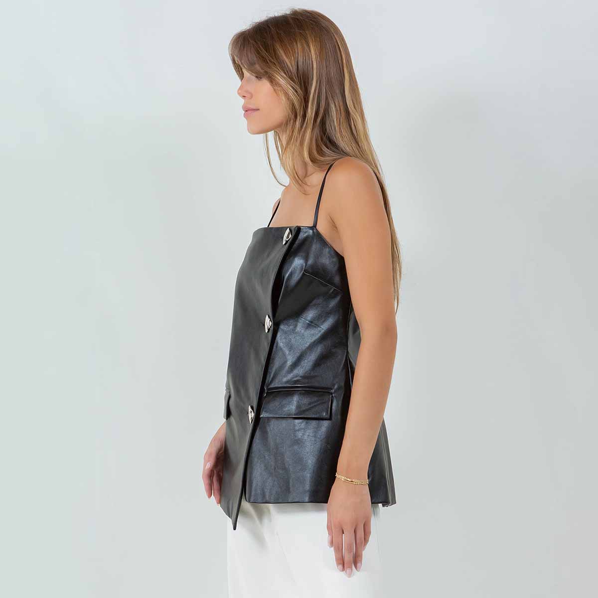 Blusa Negra de Vinipiel
