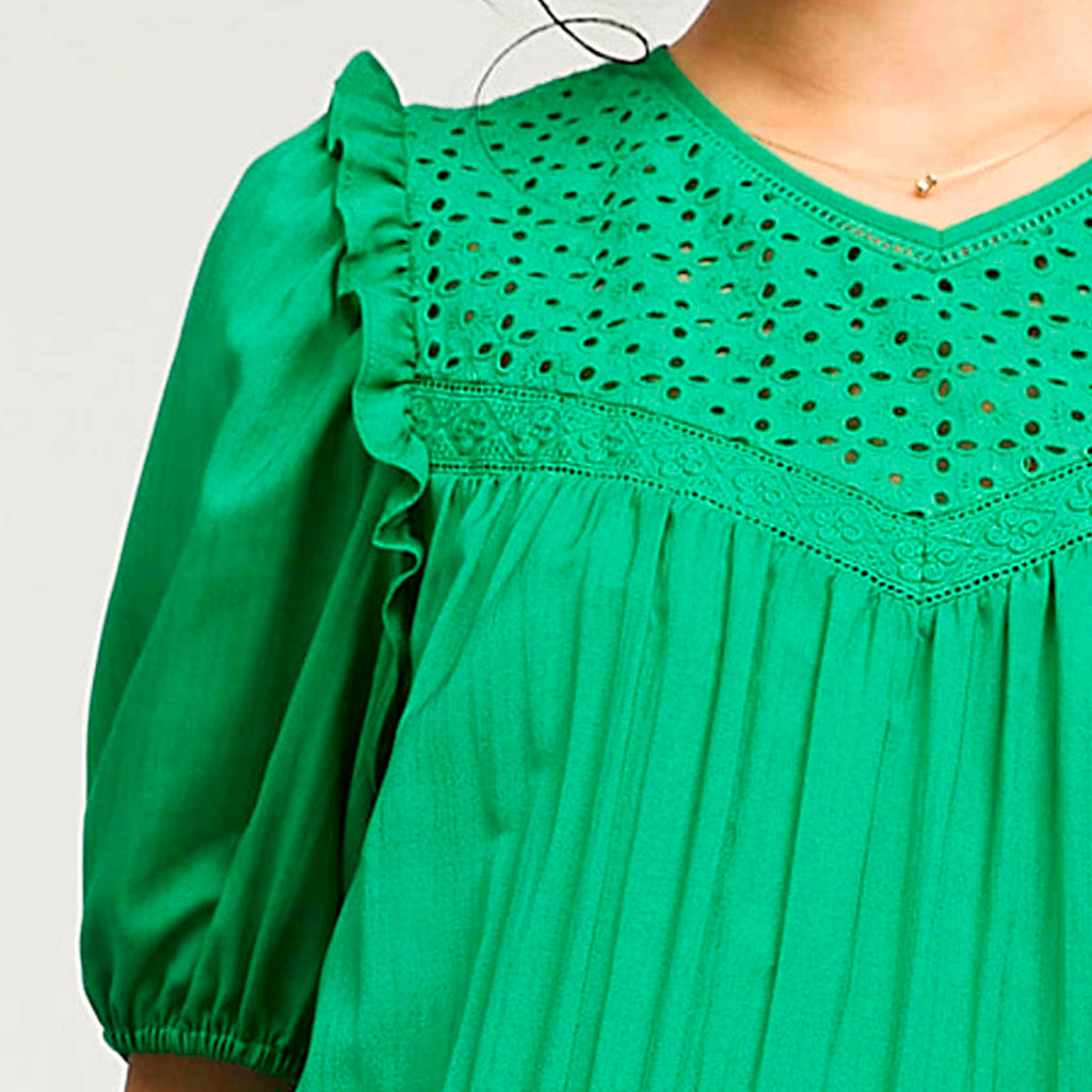 Vestido Verde con Detalles