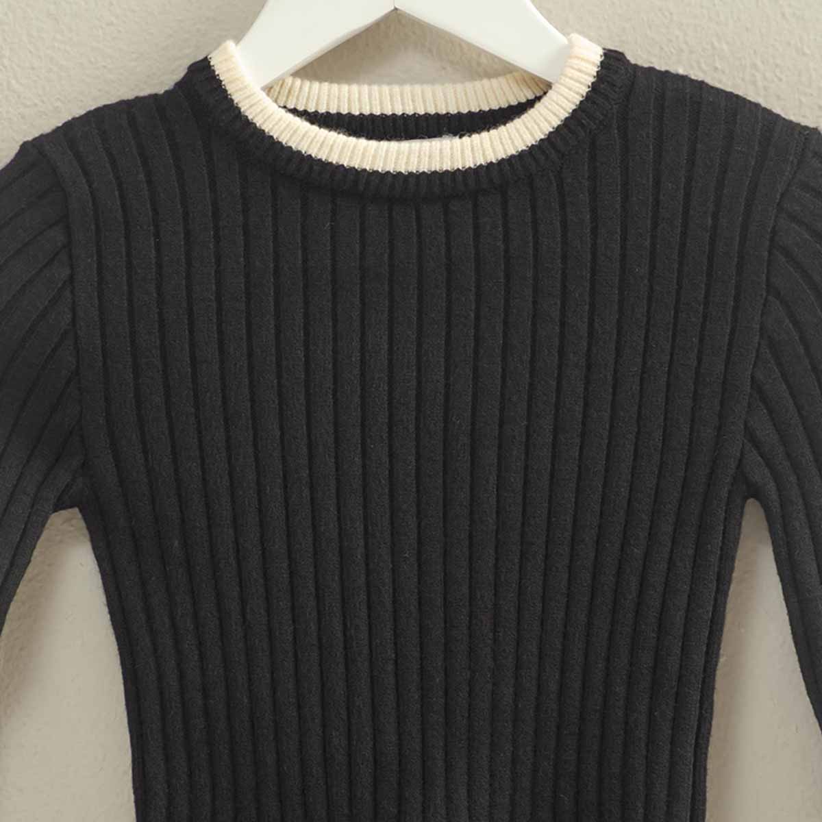 Sueter Negro con Linea Contraste