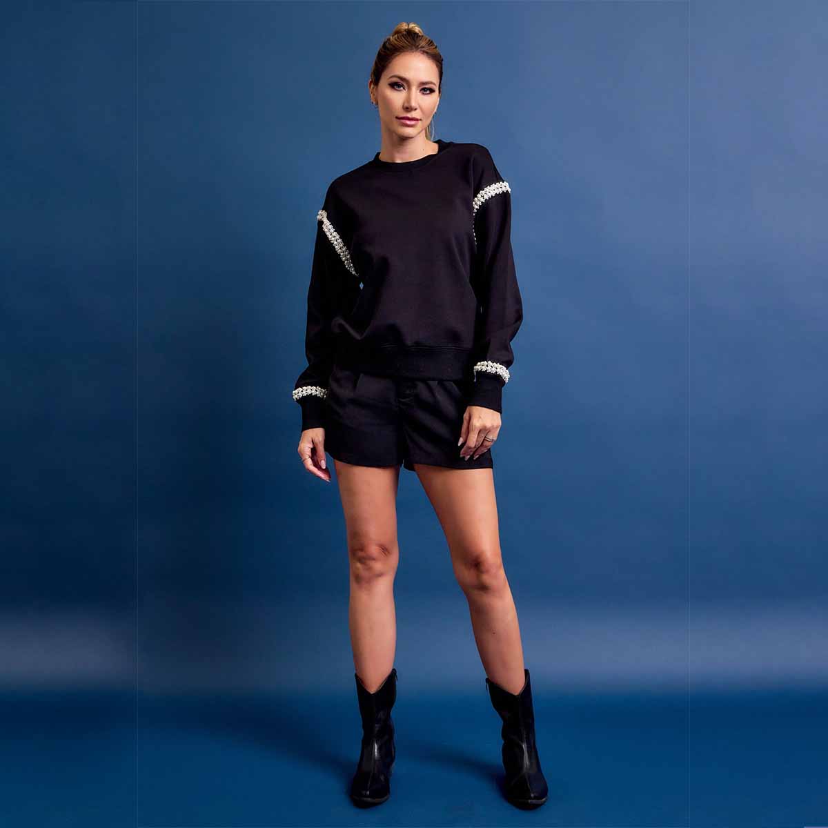 Sudadera Negra con Detalles