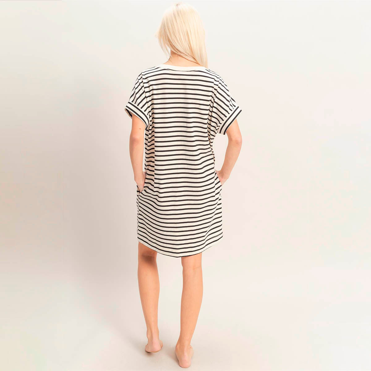Vestido Blanco/Negro de Rayas