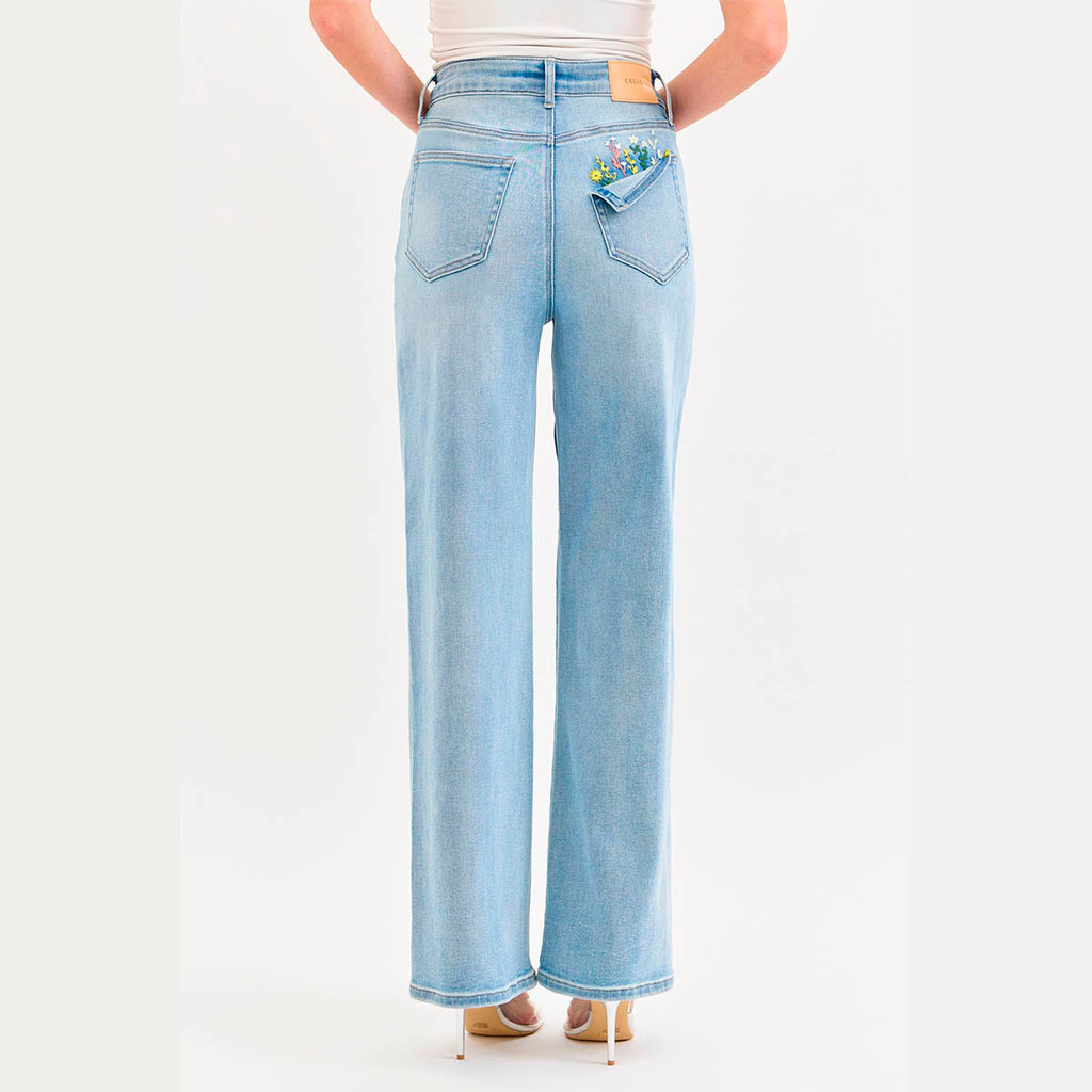 Jeans Azul con Detalles