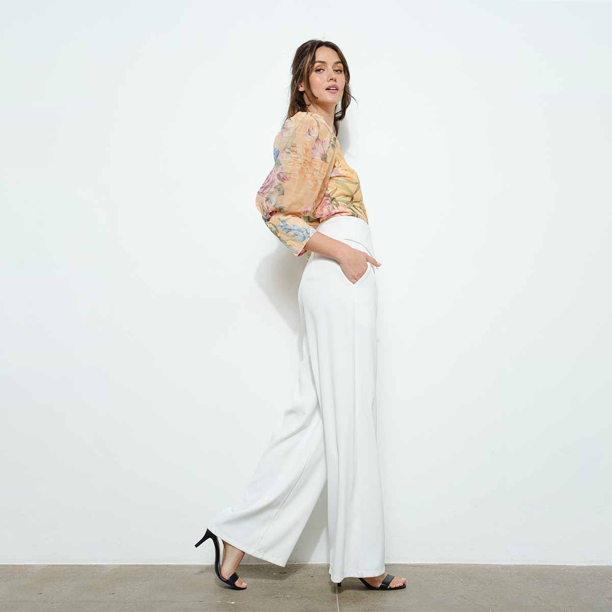Blusa Amarilla con Mangas Abullonadas