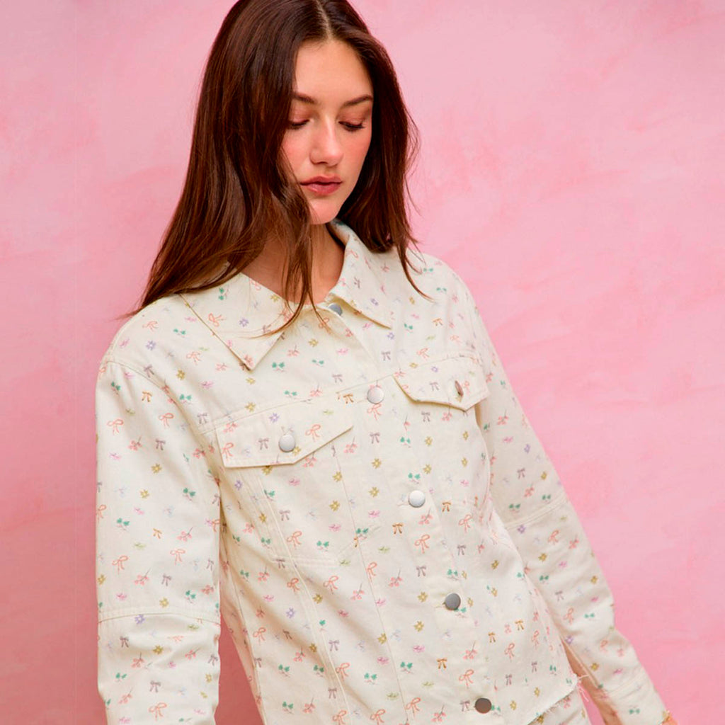 Chamarra Blanca con Estampado