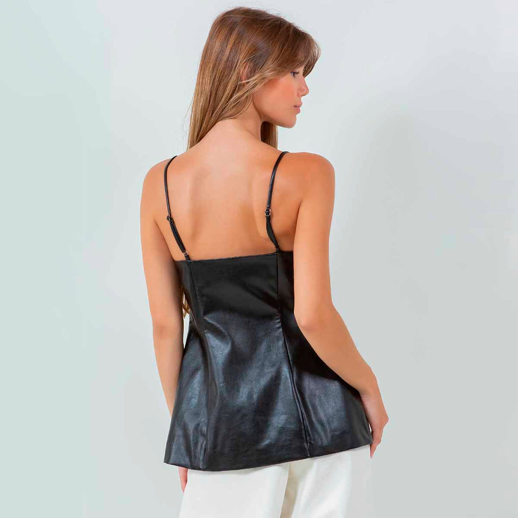 Blusa Negra de Vinipiel