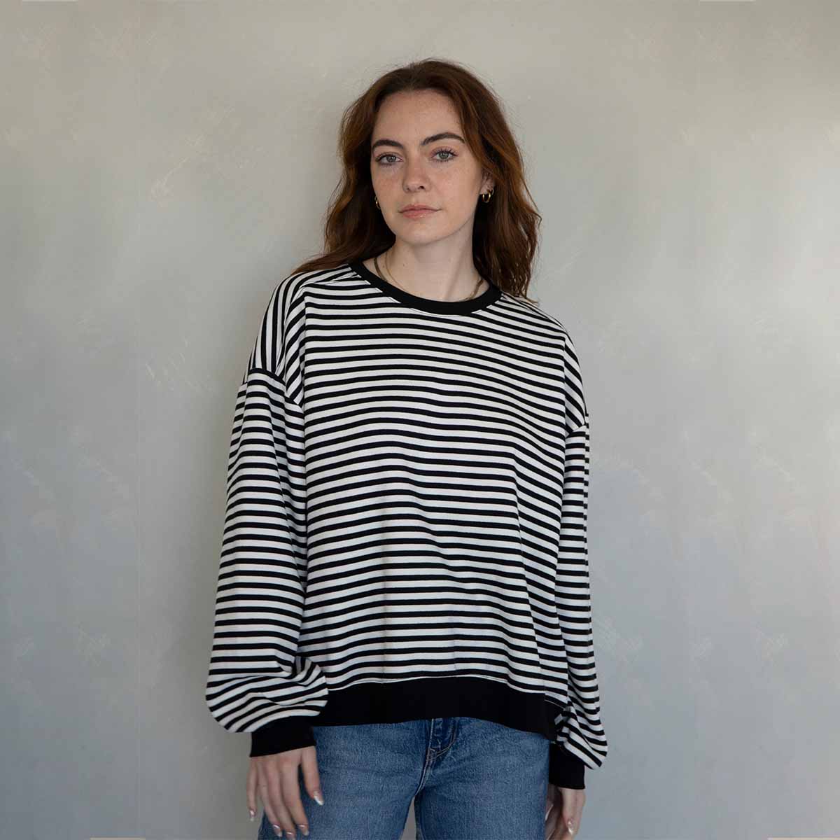 Sudadera Negra de Rayas