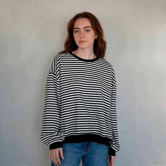 Sudadera Negra de Rayas