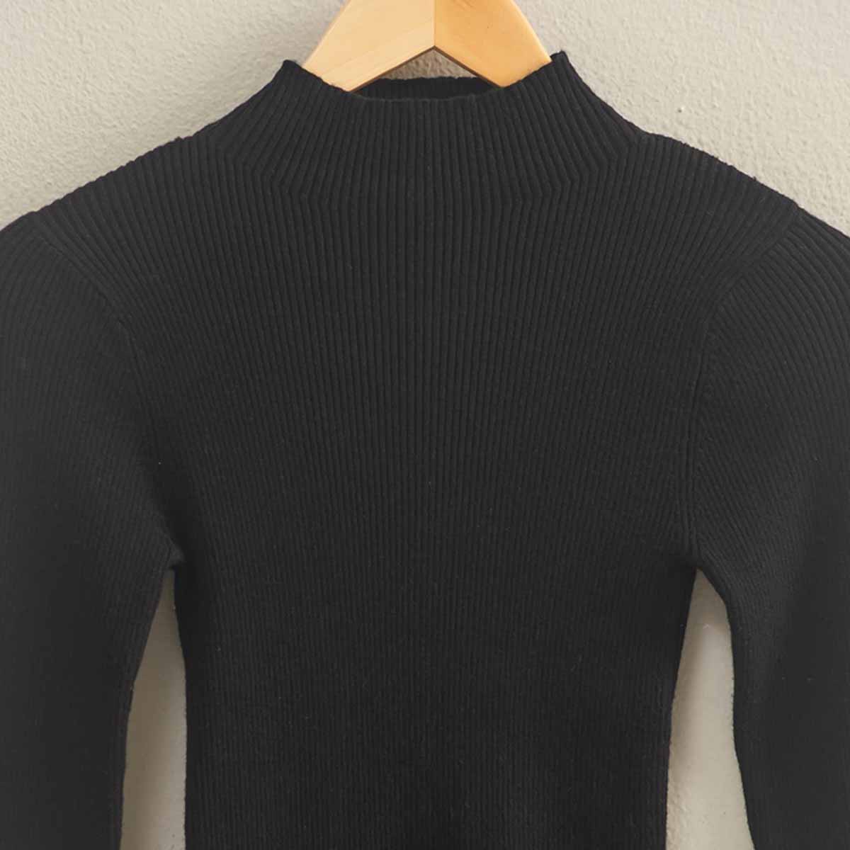 Sueter Negro de Cuello Alto