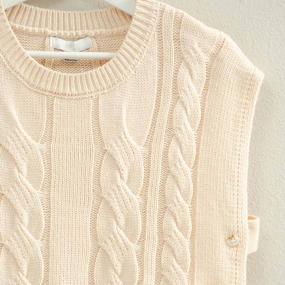 Chaleco Beige con Botones
