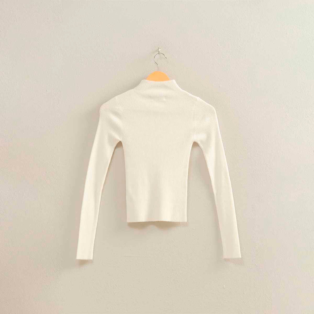 Sueter Blanco de Cuello Alto