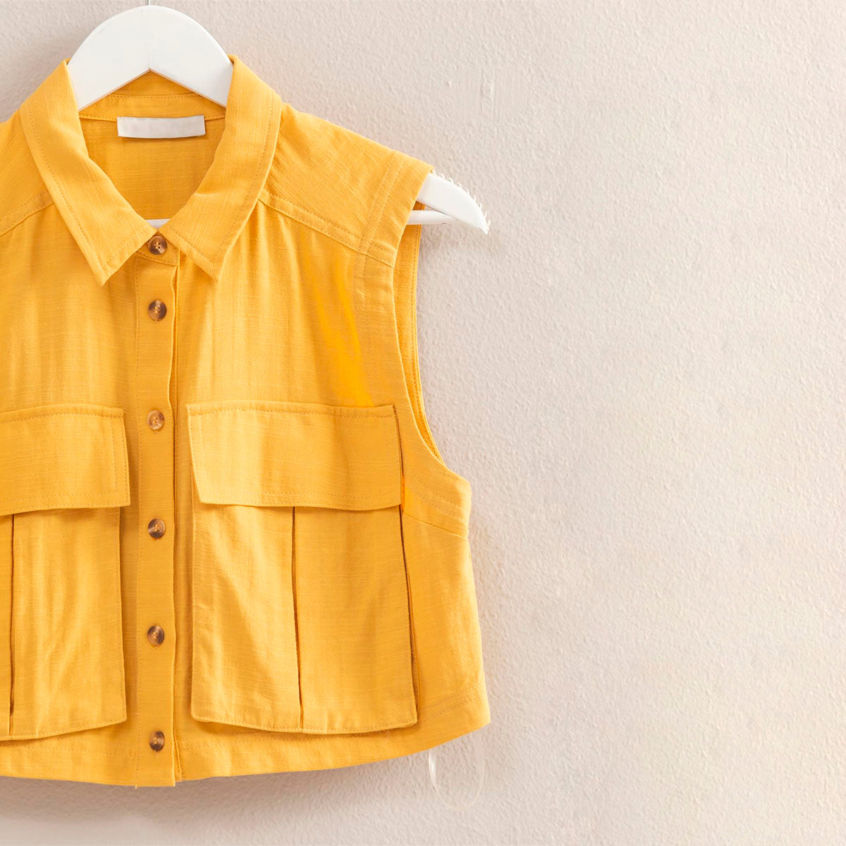 Blusa Mostaza sin Mangas