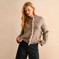 Sueter Taupe con Holanes