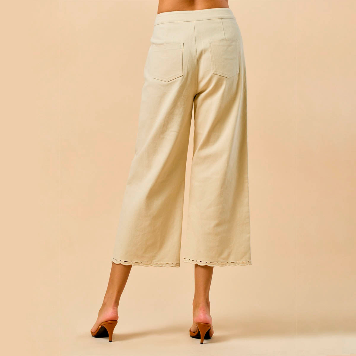 Pantalon Beige con Bordado