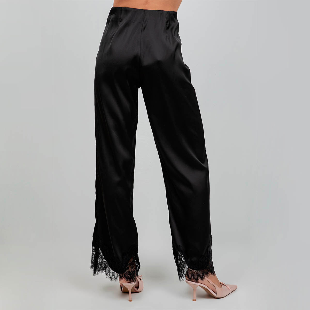 Pantalon Negro con Detalles