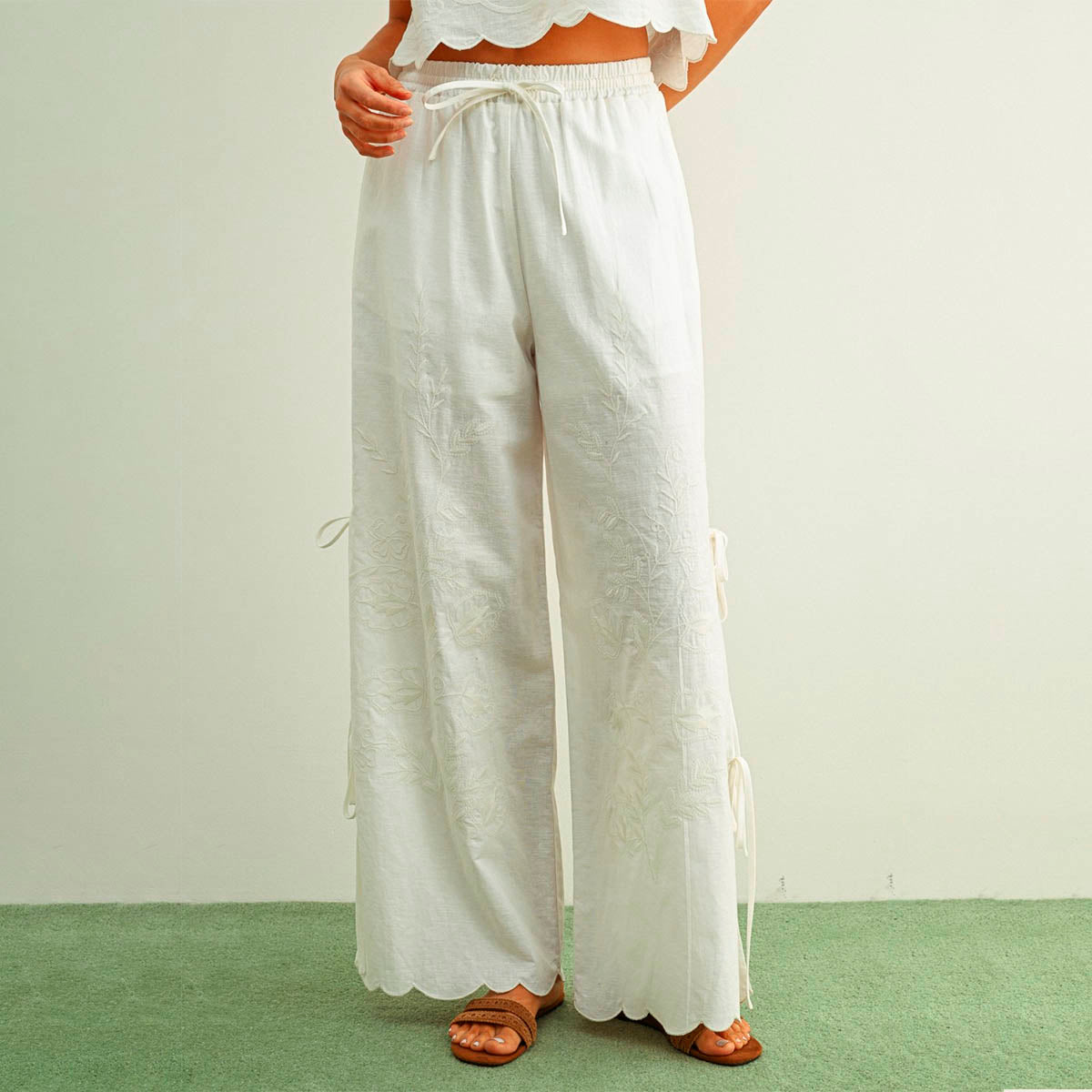 Pantalon Blanco con Detalles